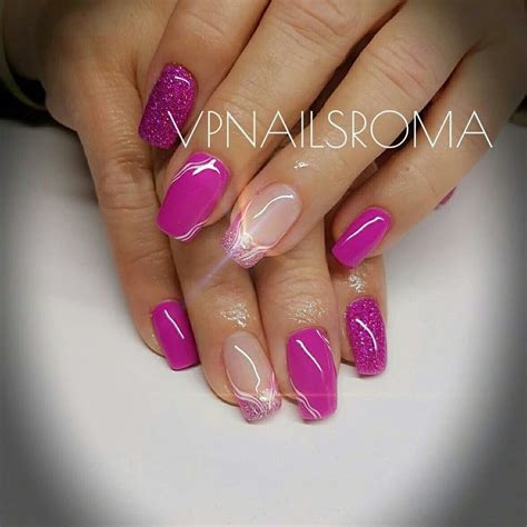 unghie rosa e fucsia|Unghie fucsia: 6 Nail art da copiare。